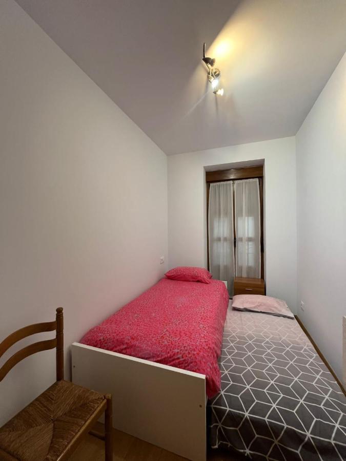 Apartamentosarturo Llanes Laplaza 2ºc المظهر الخارجي الصورة