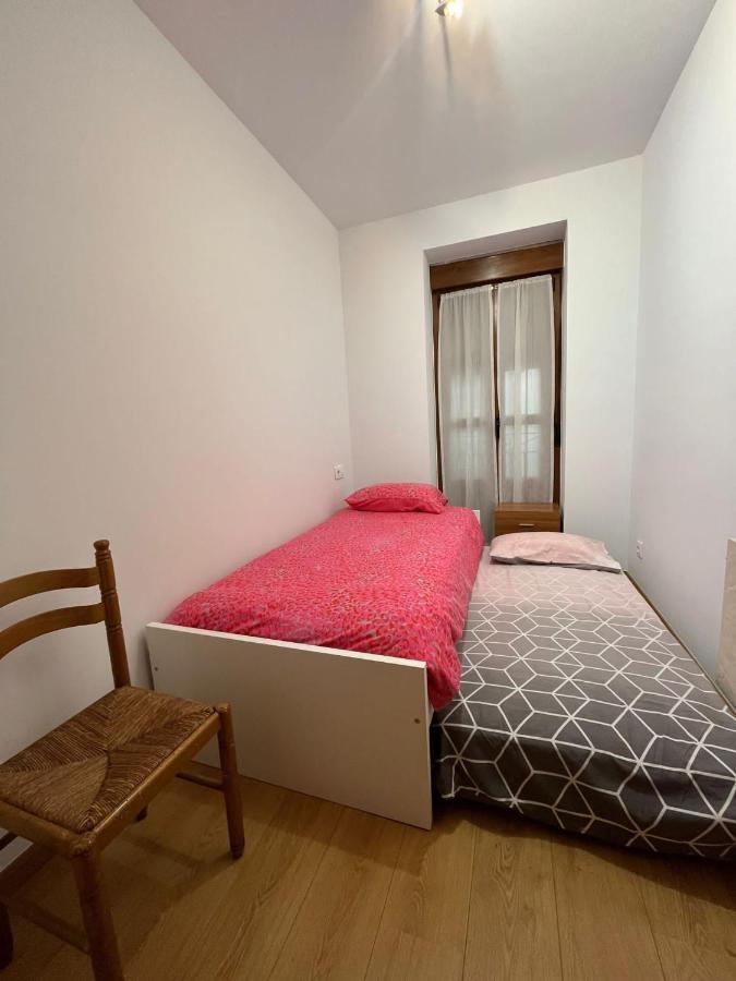 Apartamentosarturo Llanes Laplaza 2ºc المظهر الخارجي الصورة