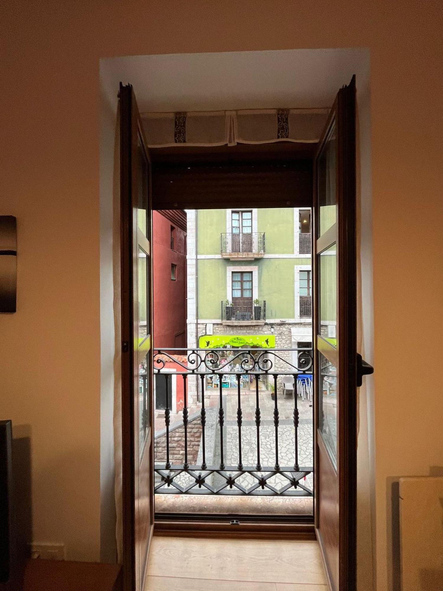 Apartamentosarturo Llanes Laplaza 2ºc المظهر الخارجي الصورة